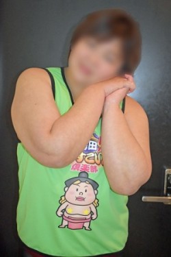 母ノ乳 まりな(ははのちち まりな)